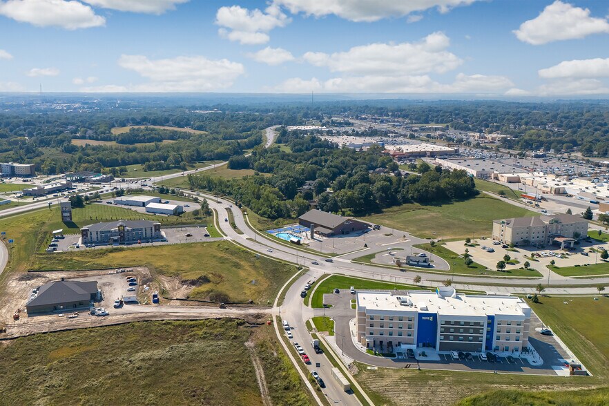 3620 Village Dr, Saint Joseph, MO à vendre - Photo du bâtiment - Image 2 de 4