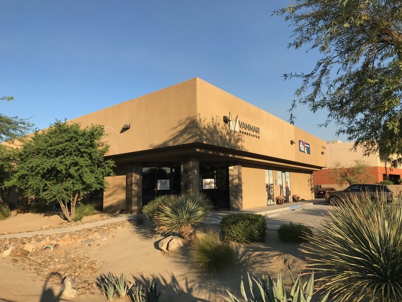 39249 Leopard St, Palm Desert, CA à louer - Photo du bâtiment - Image 3 de 17