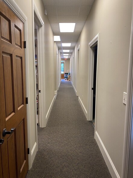 438 Katherine Dr, Flowood, MS for sale - Interior Photo - Image 2 of 12