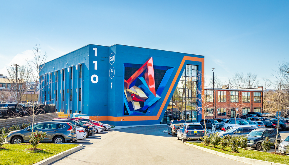 Mixed-Use Retail, Multifamily, Office portfolio of 2 properties for sale on LoopNet.ca - Building Photo - Image 2 of 10