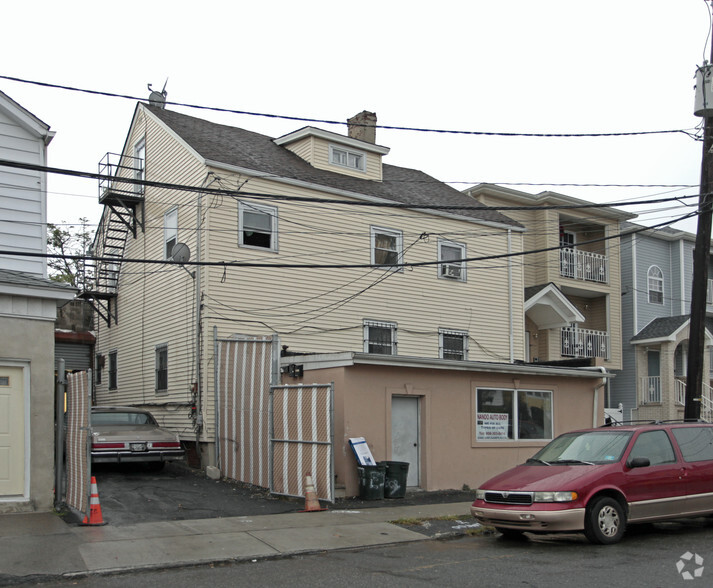 62-64 E Jersey St, Elizabeth, NJ à vendre - Photo principale - Image 1 de 1