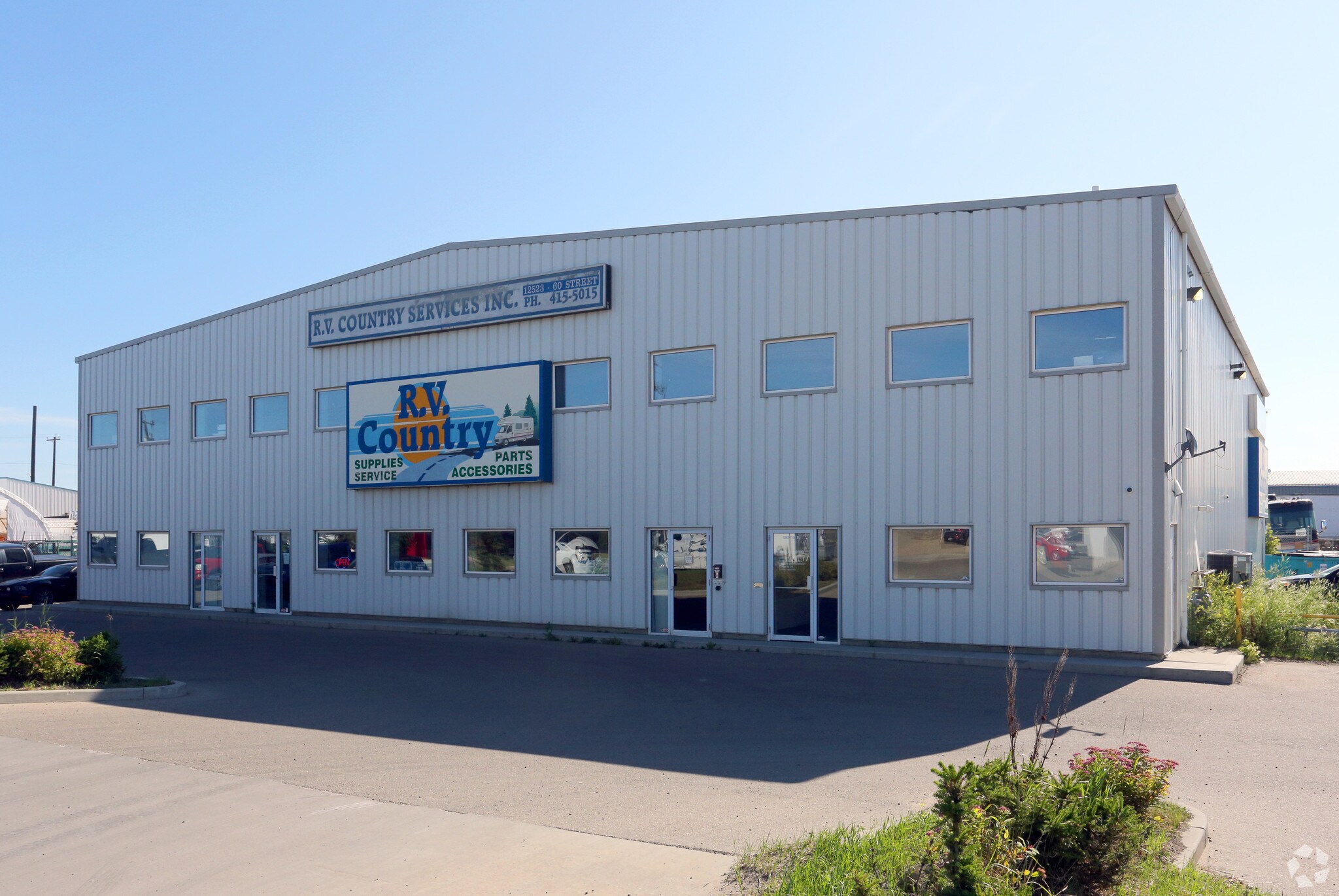 12523 60th St NW, Edmonton, AB for sale Primary Photo- Image 1 of 1