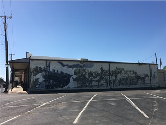 Plus de détails pour 108 W McCart St, Krum, TX - Commerce de détail à louer