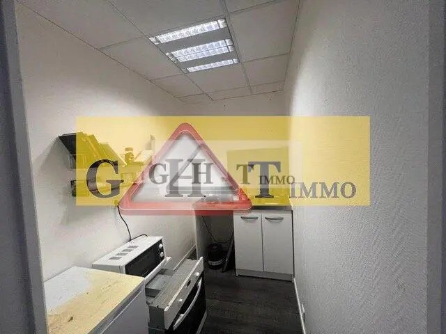 Bureau dans Maisons-Alfort à louer Photo du bâtiment- Image 1 de 6