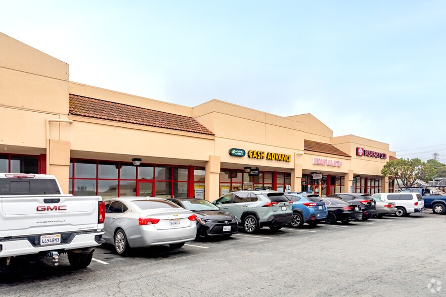 1130 Fremont Blvd, Seaside, CA for lease - Building Photo - Image 2 of 17