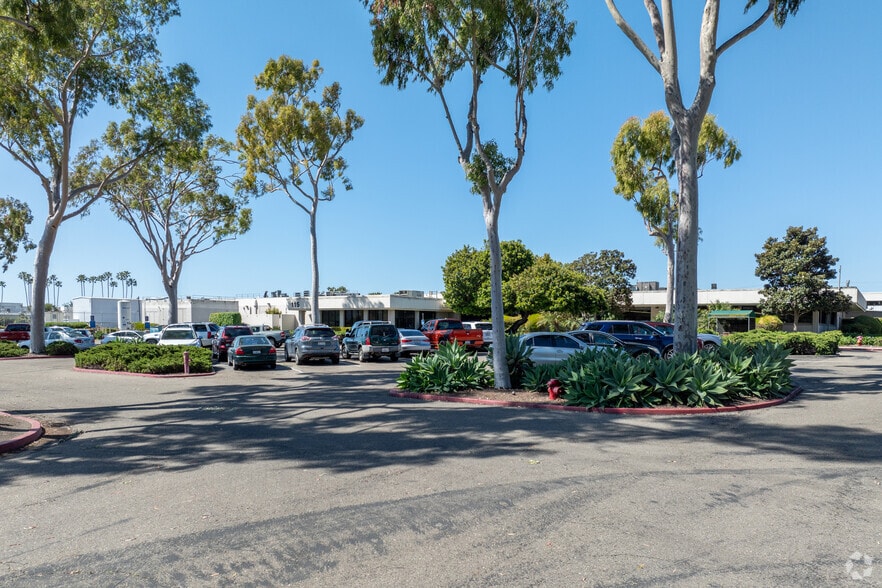 115 Robin Hill Rd, Goleta, CA for sale - Building Photo - Image 2 of 11