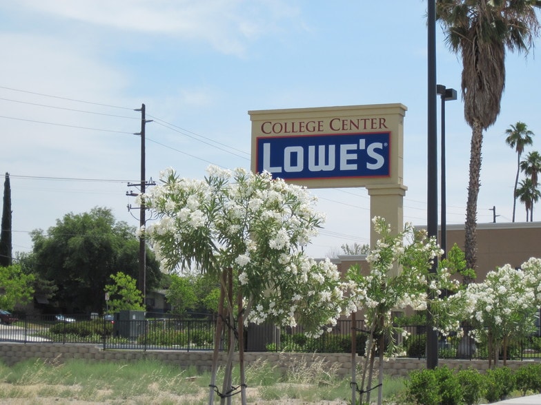 2607 Haley St, Bakersfield, CA for sale - Primary Photo - Image 1 of 3