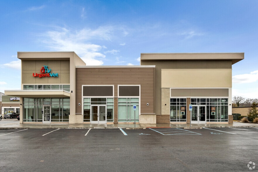 601 Volvo Pky, Chesapeake, VA for lease - Building Photo - Image 2 of 9