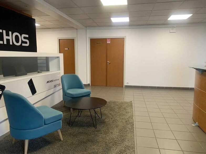 12 Rue Ampère, Igny à louer - Hall d’entrée - Image 2 de 8