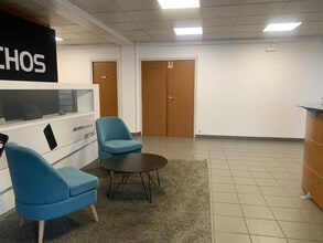 12 Rue Ampère, Igny for lease Lobby- Image 1 of 6