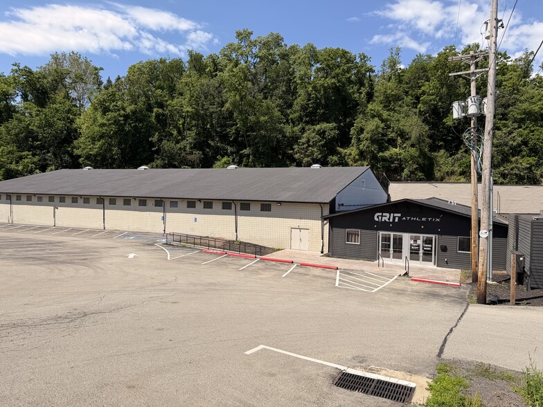 2910 McKelvey Rd, Pittsburgh, PA for sale - Building Photo - Image 3 of 19