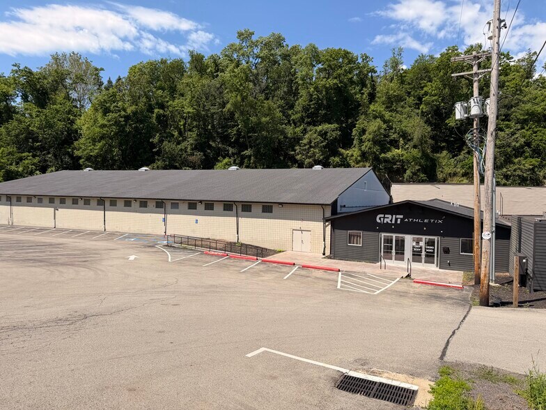 2910 McKelvey Rd, Pittsburgh, PA à vendre - Photo du bâtiment - Image 3 de 19