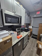 158 Jericho Tpke, Mineola, NY à louer Photo intérieure- Image 1 de 30