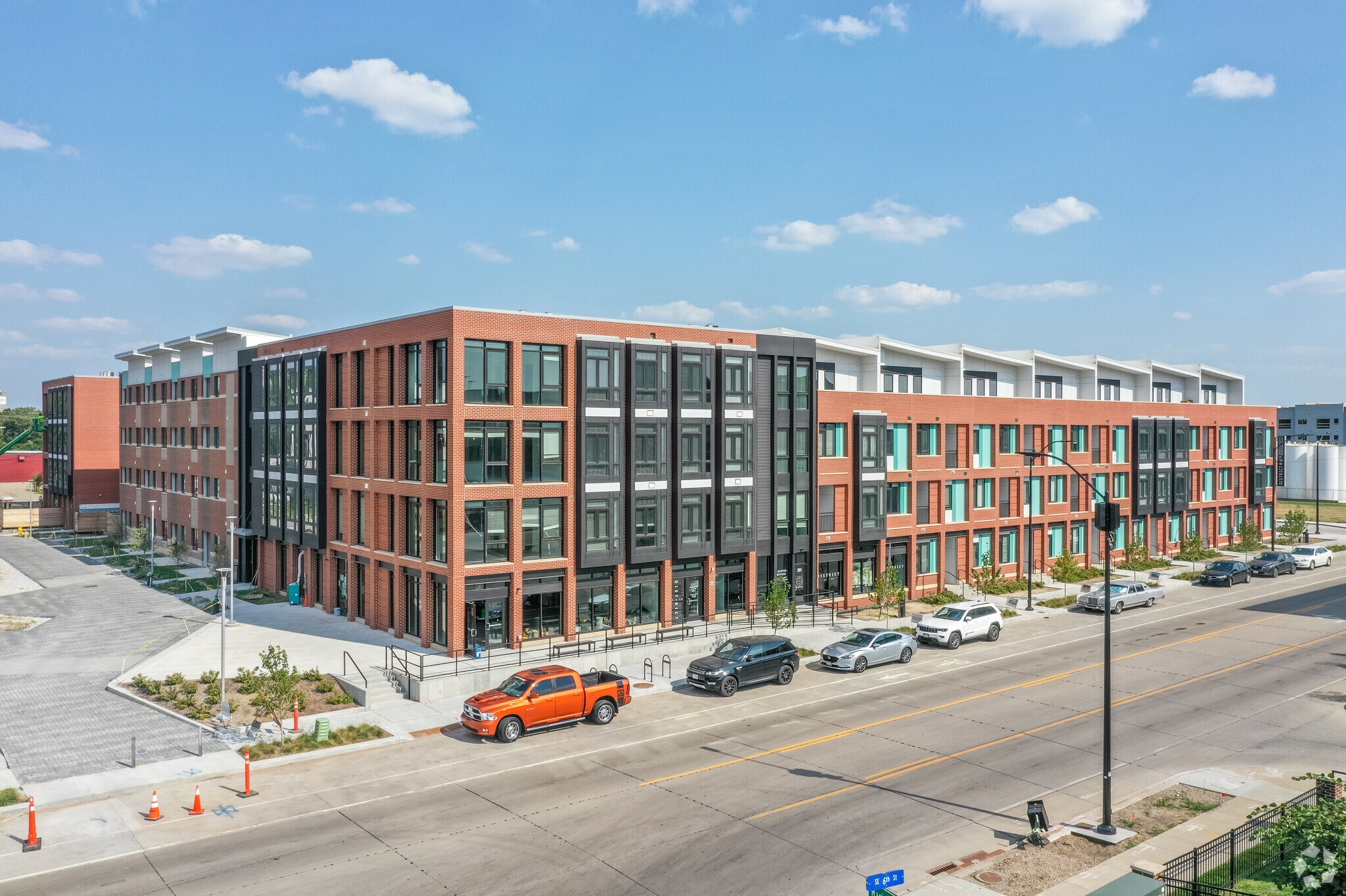 201 SE 6th St, Des Moines, IA à louer Photo principale- Image 1 de 74