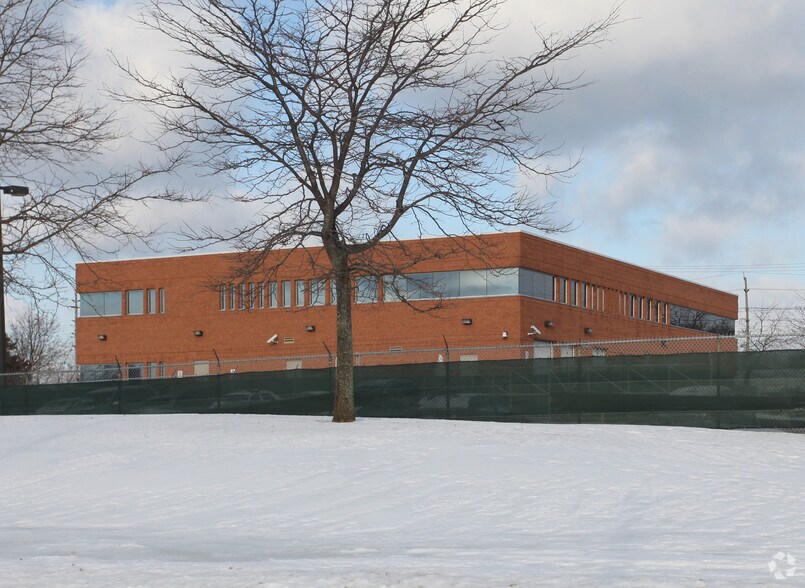 415 Baseline Rd W, Clarington, ON à louer - Photo du bâtiment - Image 2 de 2
