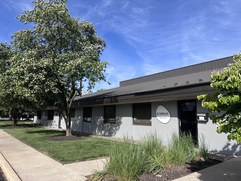 35 E Uwchlan Ave, Exton, PA à louer - Photo du bâtiment - Image 3 de 10