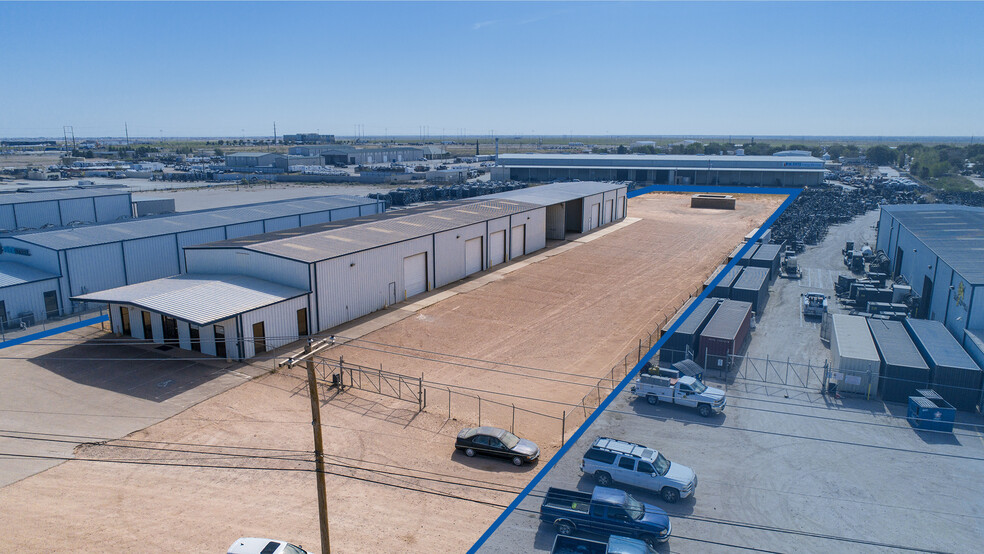 7615 W Industrial Ave, Midland, TX à vendre - Photo du bâtiment - Image 1 de 1