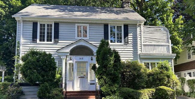 Plus de détails pour 915 Palmer Rd, Bronxville, NY - Bureau à vendre