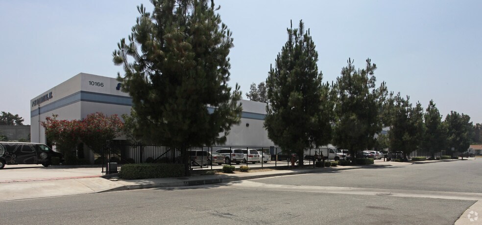 10160 Olney St, El Monte, CA à vendre - Photo principale - Image 2 de 5