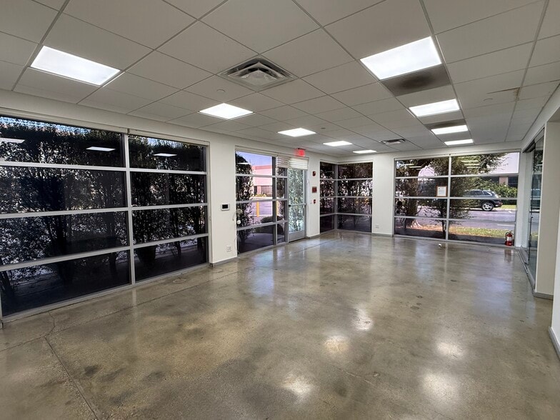 1562 N Gemini Pl, Anaheim, CA for lease - Building Photo - Image 3 of 11