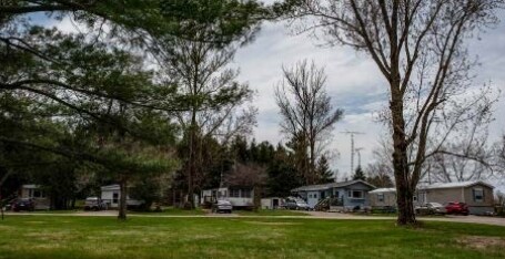 104 Ellisville Rd, Seeleys Bay, ON à vendre Photo principale- Image 1 de 1