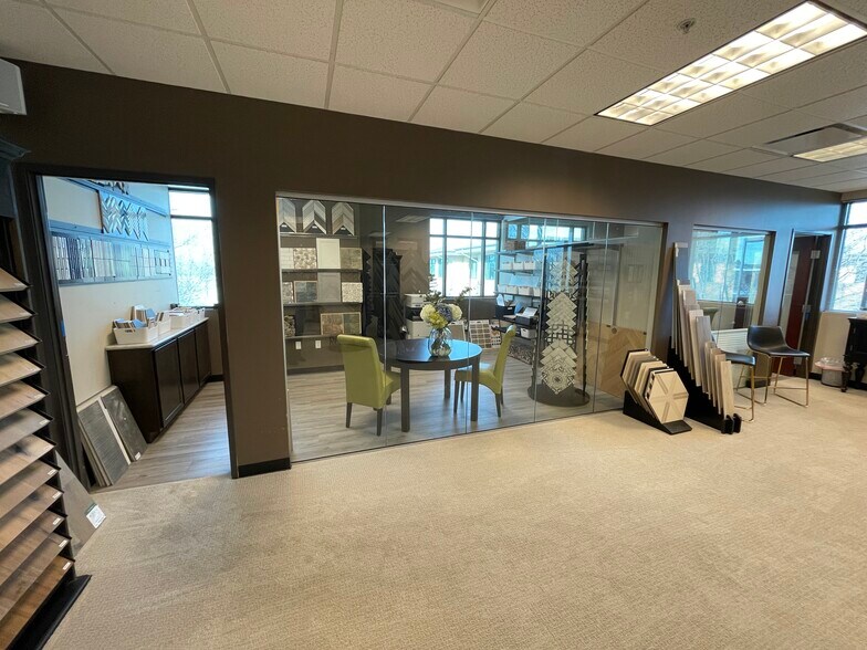 1615 Foxtrail Dr, Loveland, CO à louer - Photo du bâtiment - Image 2 de 6