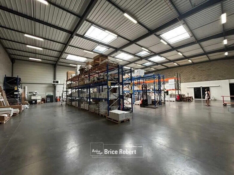 Bureau dans Saint-Priest à louer - Photo intérieure - Image 2 de 6