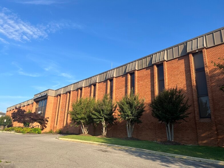 3807 Brandon Ave SW, Roanoke, VA for lease - Building Photo - Image 2 of 7