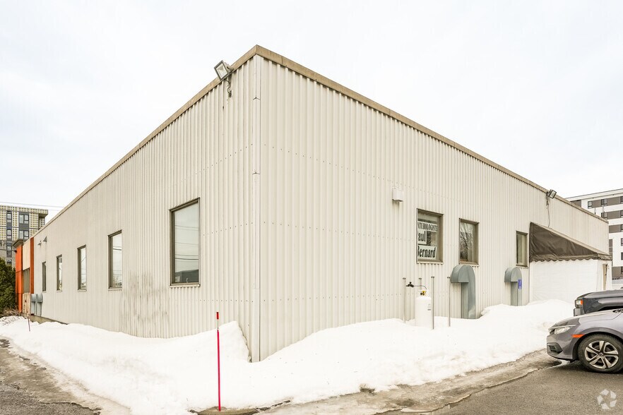 7050 Boul Wilfrid-Hamel, Québec, QC à louer - Photo du bâtiment - Image 2 de 2