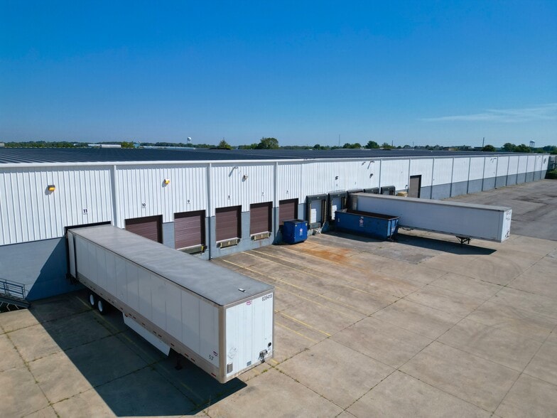 1711 S Danville Byp, Danville, KY for lease - Building Photo - Image 2 of 12