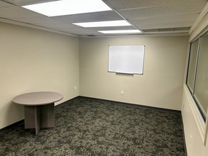 3104 S Elm Pl, Broken Arrow, OK for lease Interior Photo- Image 2 of 4