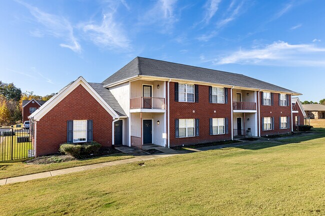 More details for Barrington Woods Apartments and Townhome – Multifamily for Sale, Southaven, MS