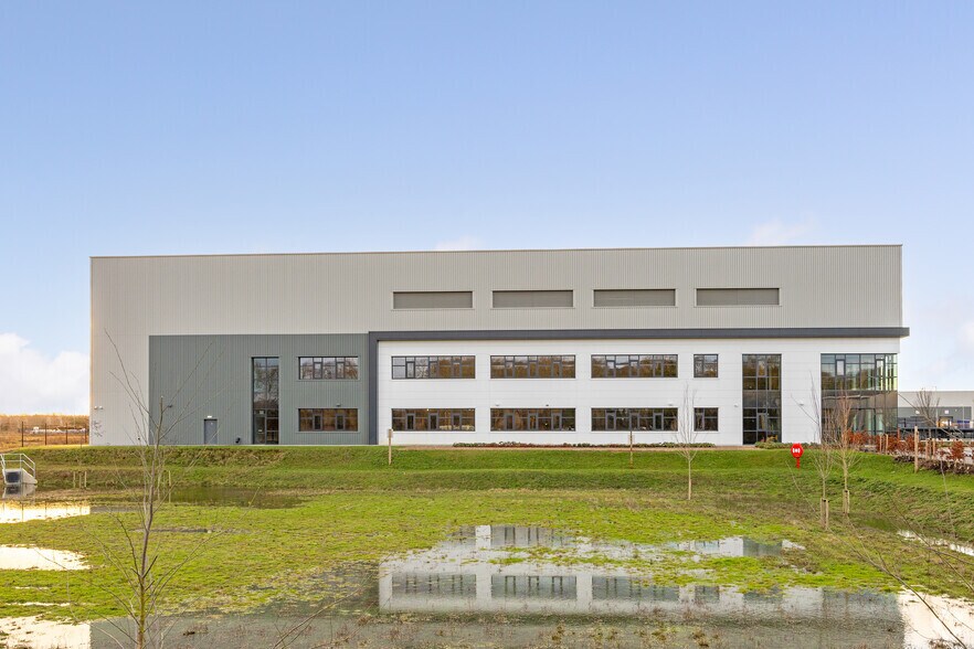 Electric Av, Lincoln à louer - Photo du bâtiment - Image 3 de 7