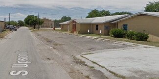 More details for 200 W College Ave, Devine, TX - Office/Medical for Lease