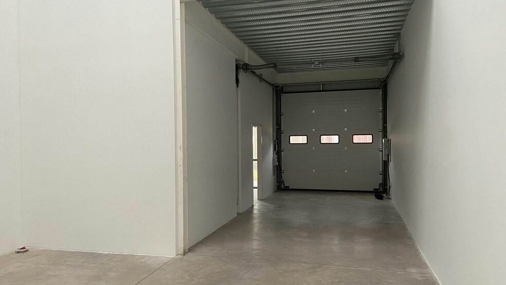 10 Endermere Rd, Coventry à louer - Photo du bâtiment - Image 2 de 8