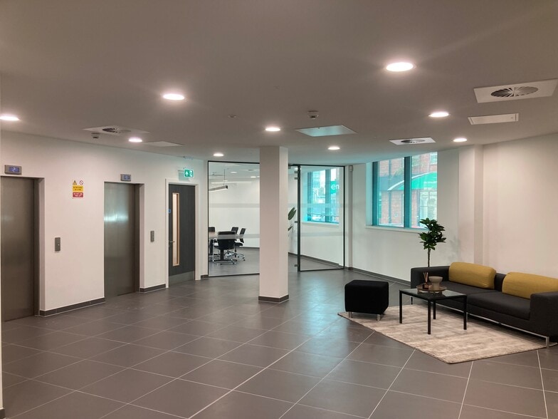 St. Marys House 47 Penarth Road Cardiff CF10 5DJ, Cardiff for lease - Interior Photo - Image 3 of 6