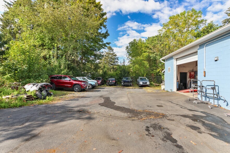 1413 N 5th St, Stroudsburg, PA à vendre - Photo du bâtiment - Image 3 de 30