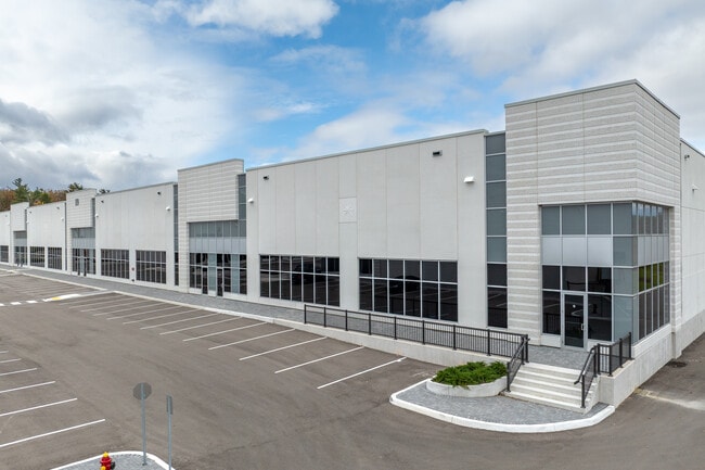 More details for 89 Loyalist Trl, Oakville, ON - Industrial for Lease