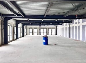 Office in Limas for lease Interior Photo- Image 1 of 8