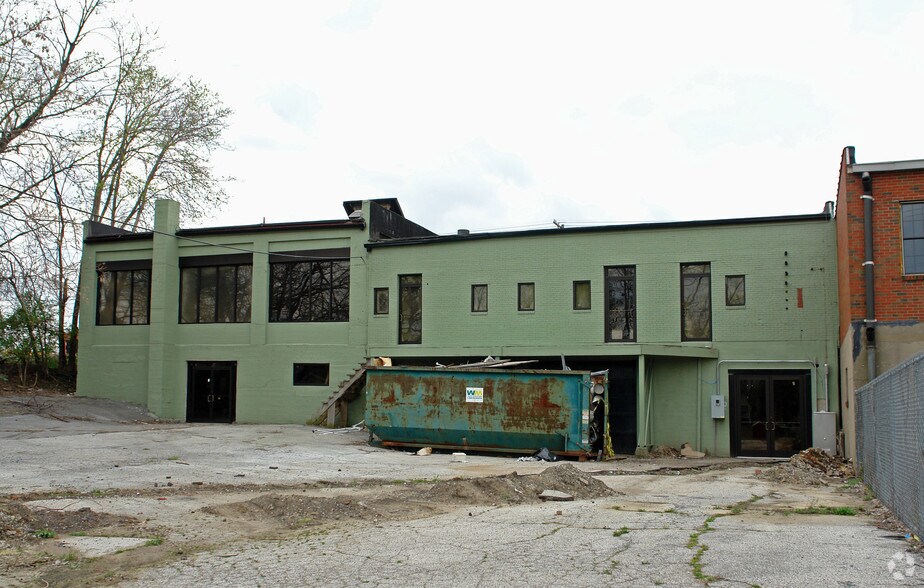 103-115 E Clay St, Collinsville, IL for sale - Building Photo - Image 2 of 3