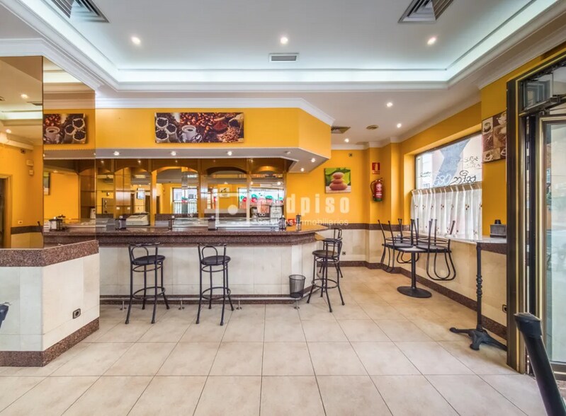 Multifamily in Alcorcón, Madrid for sale - Primary Photo - Image 1 of 3