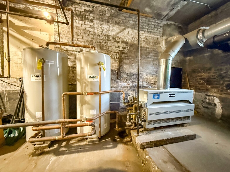 7349 N Damen Ave, Chicago, IL for sale - Building Photo - Image 3 of 9