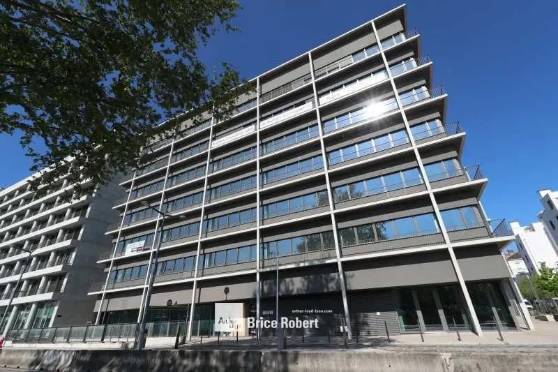 Commerce de détail dans Lyon à louer - Photo du bâtiment - Image 1 de 16