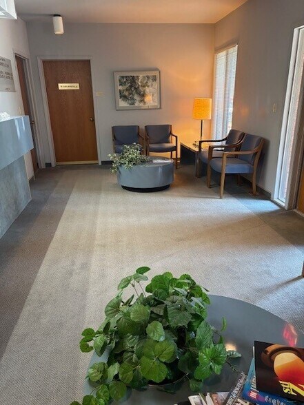 2 Park Place Blvd, Swansea, IL à louer - Photo du bâtiment - Image 1 de 3