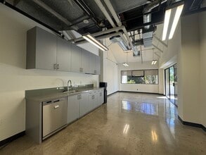 31416 Agoura Rd, Westlake Village, CA for lease Interior Photo- Image 1 of 7