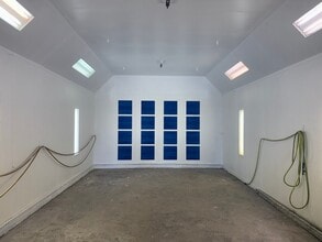 2190 Corporation Blvd, Naples, FL for lease Interior Photo- Image 2 of 3