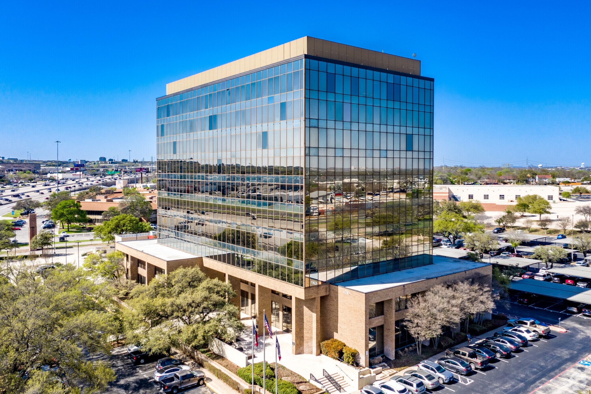 6243 W Interstate 10, San Antonio, TX for lease Primary Photo- Image 1 of 4