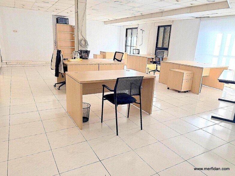 Calle de Leganés, Fuenlabrada, Madrid for lease - Building Photo - Image 3 of 3