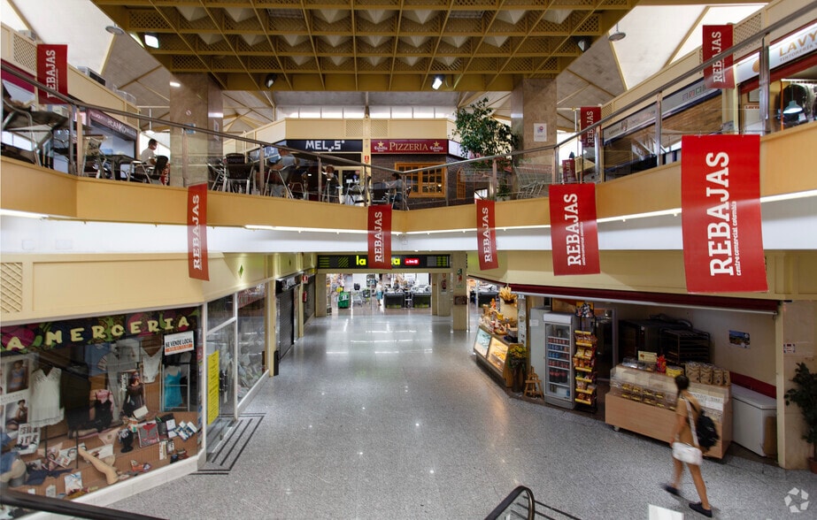 Avenida de Bucaramanga, 2, Madrid, Madrid for sale - Building Photo - Image 2 of 2