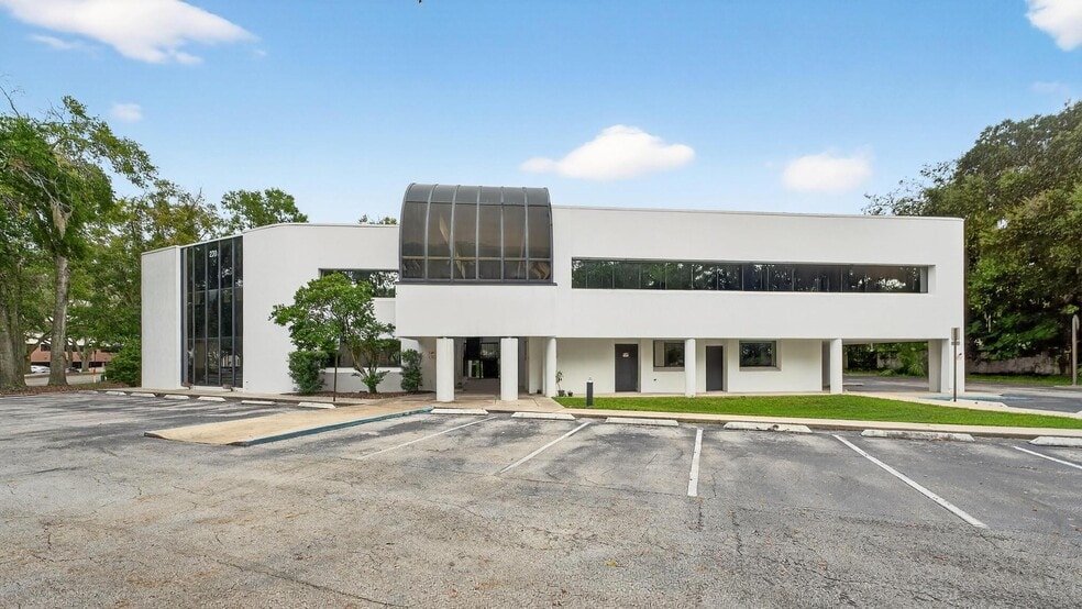 220 N Westmonte Dr, Altamonte Springs, FL for lease - Building Photo - Image 3 of 56